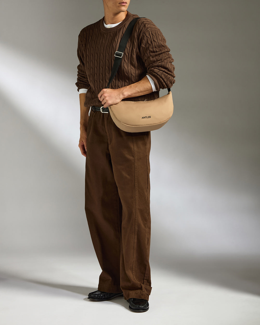 Icon Slingbag in Sand