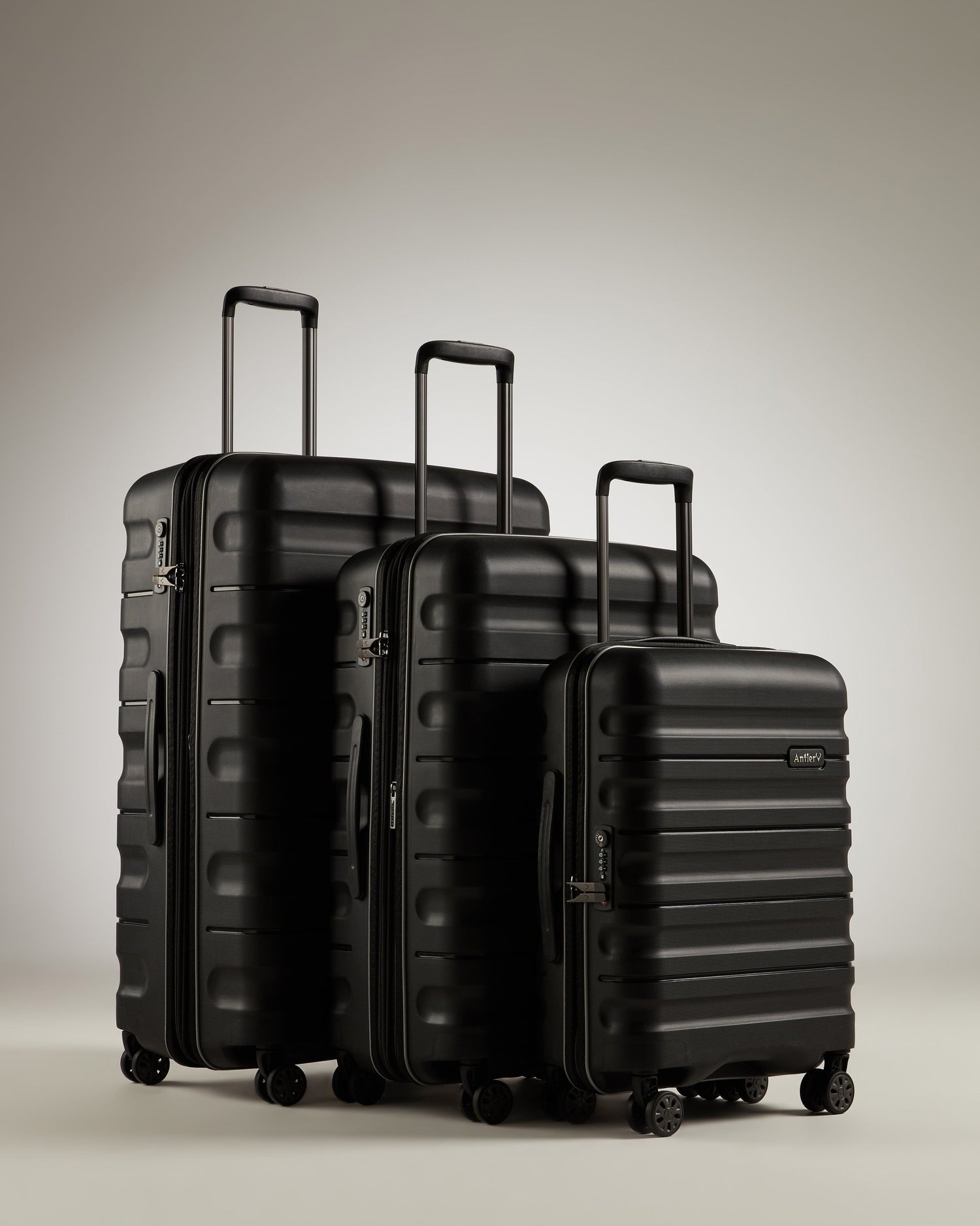 Expandable Carry-on Luggage Set in Black - Lincoln
